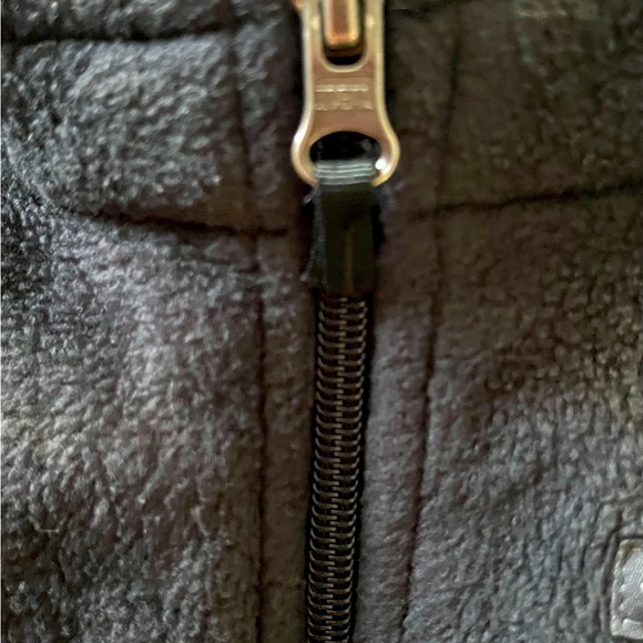 COLUMBIA KIDS BLACK ZIP UP FLEECE.:.WORN 1x..kids grow WAY TOO FAST!
SIZE 3T 🐰 - Picture 5 of 11